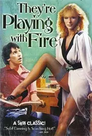 《他们是在玩火》：法式浪漫喜剧，当成熟女性遇上小鲜肉，火花四溅，笑料不断！